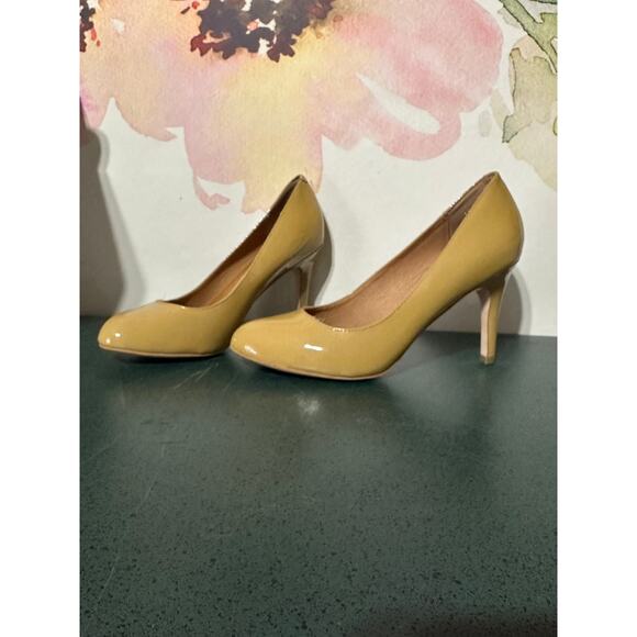 Corso Como Women Nude Patent Leather Round Toe Classic Heels Pumps Size 8 M - Picture 3 of 4